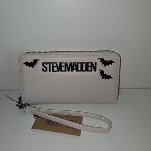 Steve Madden Halloween Wristlet Wallet White
